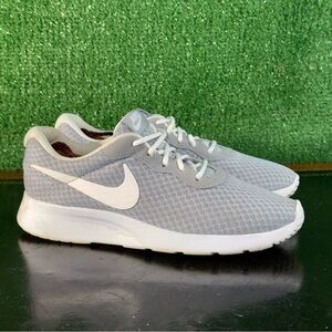 Nike Tanjun Light Gray White Running Shoes 813655010 Women’s Size 7